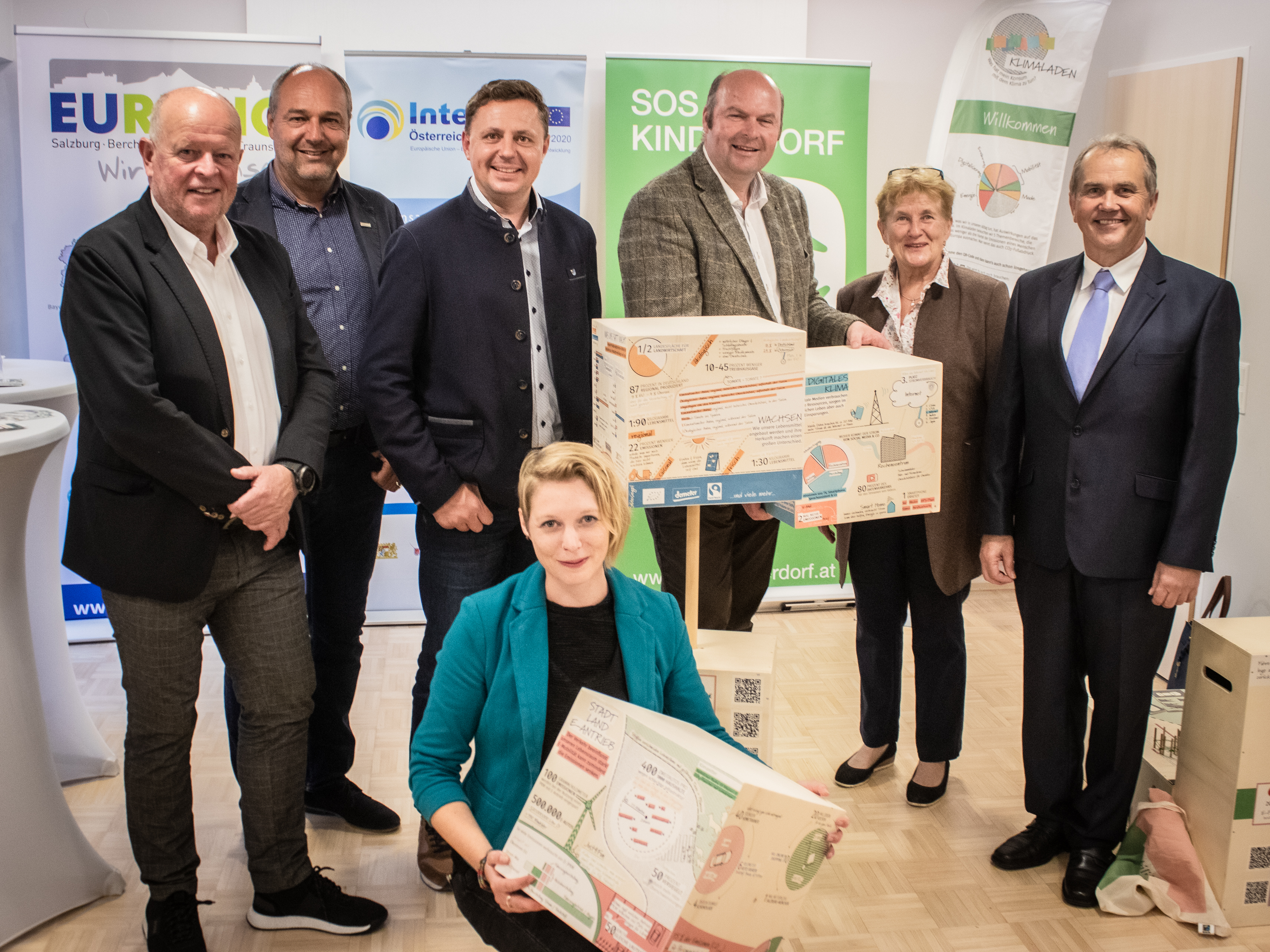 Klimaladen-Eröffnung Gruppenfoto Quelle: Martin Signitzer Klimaladen-Eröffnung Gruppenfoto Quelle: Martin Signitzer